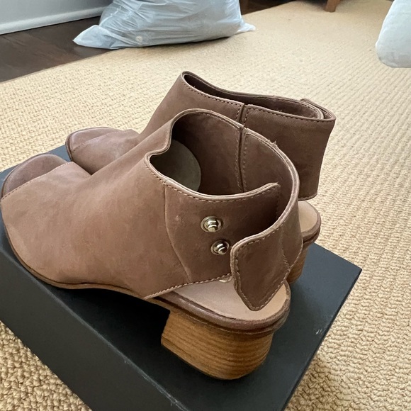 Lamar’s’ Women’s Booties. Open Toe. Size 8 . Color Tan. Made in Italy. New - Picture 4 of 7